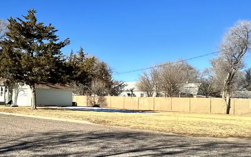 206 E 3rd St, Goodland, Kansas 67735, 2 Bedrooms Bedrooms, ,1 BathroomBathrooms,Home,Sold,E 3rd,1089