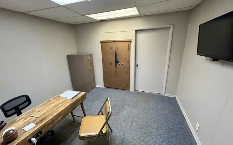 110 N. State, Caney, Kansas 67333, 10 Rooms Rooms,Office,Sold,N. State ,1093