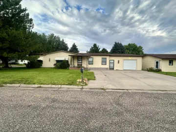 306 E 6th Street, Goodland, Kansas 67735, 3 Bedrooms Bedrooms, ,2 BathroomsBathrooms,Home,For Sale,E 6th,1126