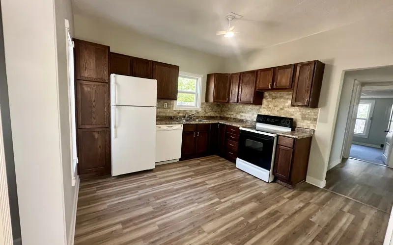 222 W 6th Street, Goodland, Kansas 67735, 2 Bedrooms Bedrooms, ,1 BathroomBathrooms,Home,Sold,W 6th,1130