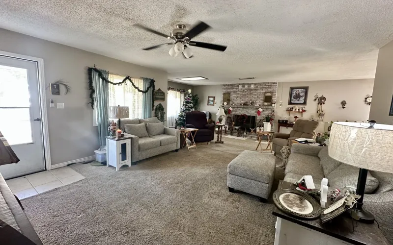 321 W 12th Street, Goodland, Kansas 67735, 3 Bedrooms Bedrooms, ,1 BathroomBathrooms,Home,For Sale,W 12th,1132