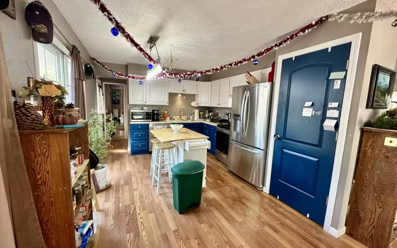 321 W 12th Street, Goodland, Kansas 67735, 3 Bedrooms Bedrooms, ,1 BathroomBathrooms,Home,For Sale,W 12th,1132