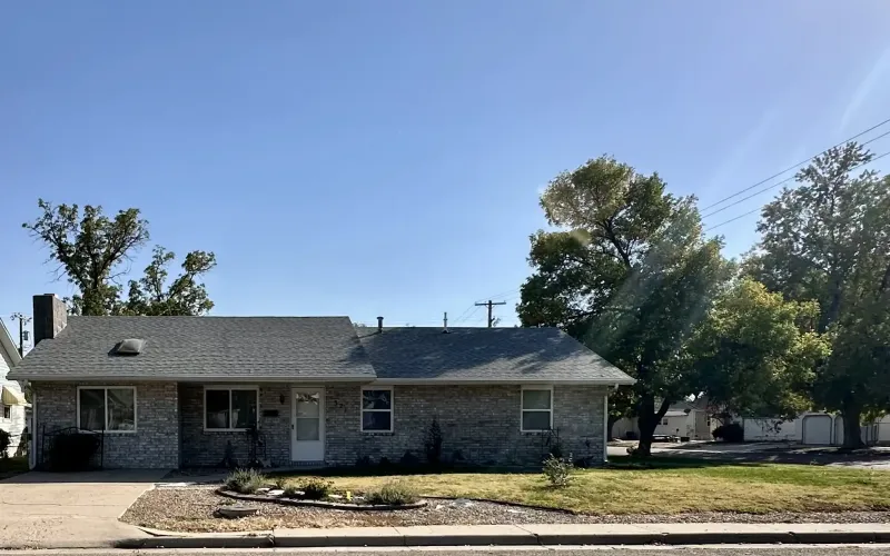 321 W 12th Street, Goodland, Kansas 67735, 3 Bedrooms Bedrooms, ,1 BathroomBathrooms,Home,For Sale,W 12th,1132