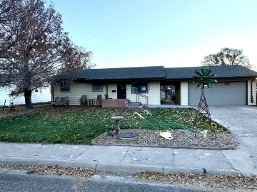 1109 Walnut Avenue, Goodland, Kansas 67735, 4 Bedrooms Bedrooms, ,2 BathroomsBathrooms,Home,For Sale,Walnut,1138