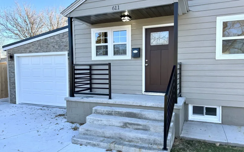 611 W 9th St, Goodland, Kansas 67735, 3 Bedrooms Bedrooms, ,1 BathroomBathrooms,Home,Sold,W 9th St,1142