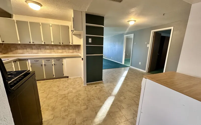 718 W 11th Street, Goodland, Kansas 67735, 3 Bedrooms Bedrooms, ,2 BathroomsBathrooms,Home,For Sale,W 11th,1144