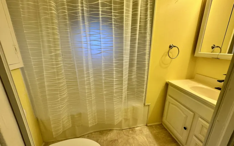 718 W 11th Street, Goodland, Kansas 67735, 3 Bedrooms Bedrooms, ,2 BathroomsBathrooms,Home,For Sale,W 11th,1144