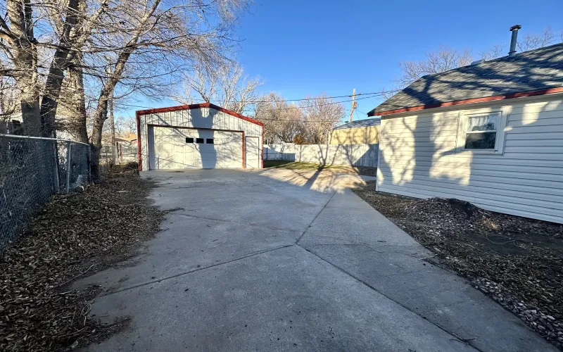 718 W 11th Street, Goodland, Kansas 67735, 3 Bedrooms Bedrooms, ,2 BathroomsBathrooms,Home,For Sale,W 11th,1144