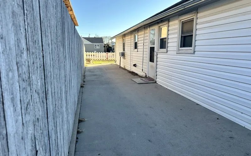 718 W 11th Street, Goodland, Kansas 67735, 3 Bedrooms Bedrooms, ,2 BathroomsBathrooms,Home,For Sale,W 11th,1144