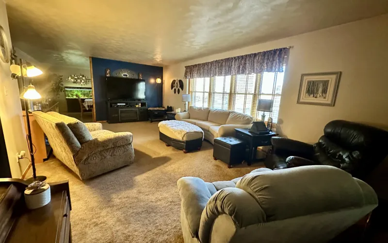 521 Harrison Avenue, Goodland, Kansas 67735, 4 Bedrooms Bedrooms, ,2 BathroomsBathrooms,Home,Sold,Harrison,1149