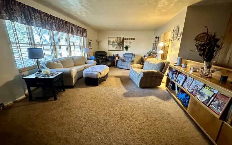 521 Harrison Avenue, Goodland, Kansas 67735, 4 Bedrooms Bedrooms, ,2 BathroomsBathrooms,Home,Sold,Harrison,1149