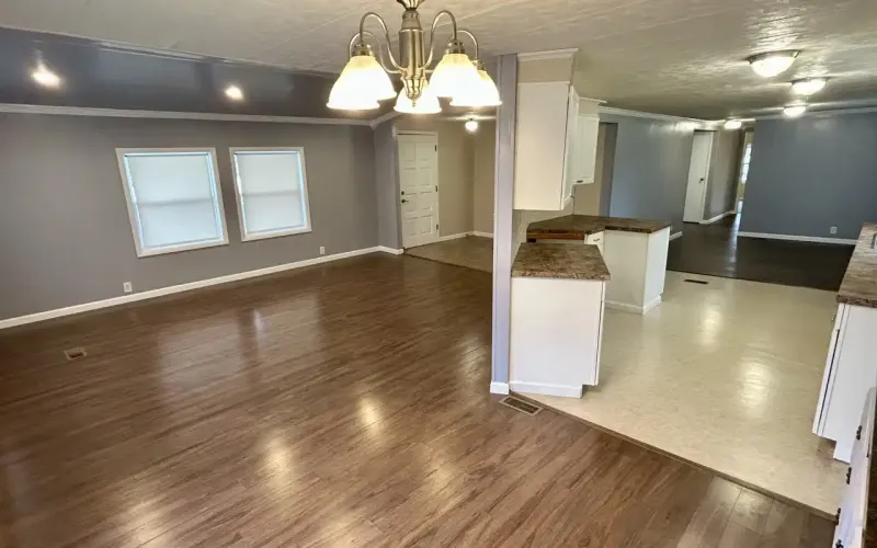 102 E 6 Th Ave, Caney, Kansas, 3 Bedrooms Bedrooms, ,2 BathroomsBathrooms,Home,For Sale,E 6 Th Ave,1153