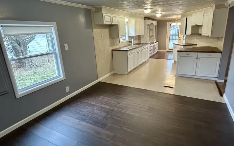 102 E 6 Th Ave, Caney, Kansas, 3 Bedrooms Bedrooms, ,2 BathroomsBathrooms,Home,For Sale,E 6 Th Ave,1153