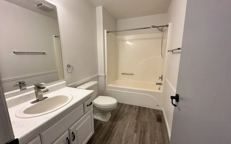 516 E 5th Street, Goodland, Kansas, 4 Bedrooms Bedrooms, ,3 BathroomsBathrooms,Home,For Sale,E 5th Street,1154