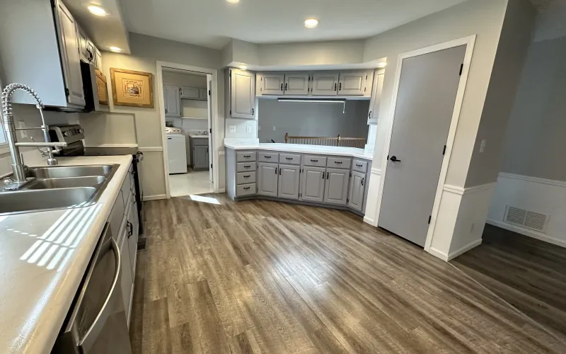 516 E 5th Street, Goodland, Kansas, 4 Bedrooms Bedrooms, ,3 BathroomsBathrooms,Home,For Sale,E 5th Street,1154