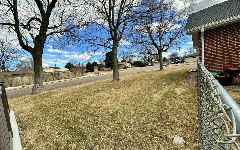 516 E 5th Street, Goodland, Kansas, 4 Bedrooms Bedrooms, ,3 BathroomsBathrooms,Home,For Sale,E 5th Street,1154