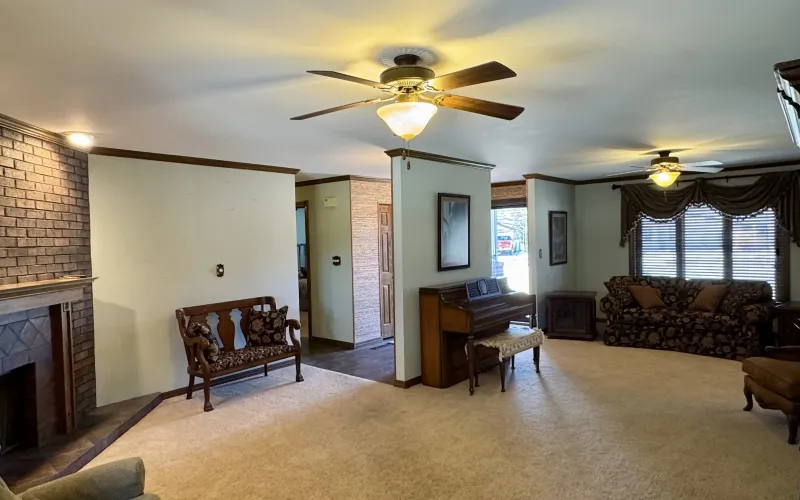 309 Sycamore Rd, Goodland, Kansas 67735, 5 Bedrooms Bedrooms, ,3 BathroomsBathrooms,Home,For Sale,Sycamore,1163