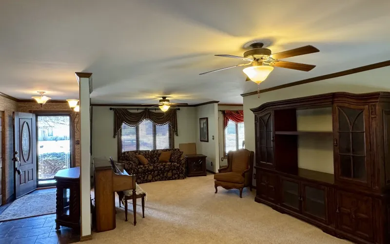 309 Sycamore Rd, Goodland, Kansas 67735, 5 Bedrooms Bedrooms, ,3 BathroomsBathrooms,Home,For Sale,Sycamore,1163