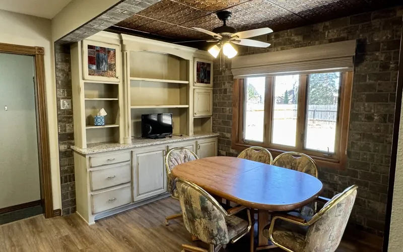 309 Sycamore Rd, Goodland, Kansas 67735, 5 Bedrooms Bedrooms, ,3 BathroomsBathrooms,Home,For Sale,Sycamore,1163