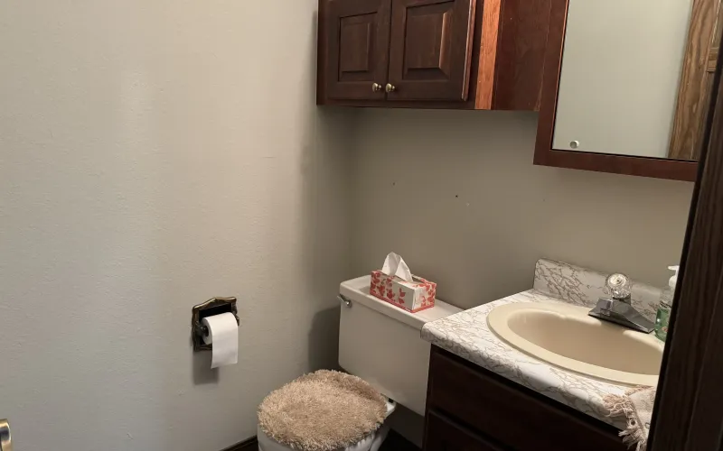 309 Sycamore Rd, Goodland, Kansas 67735, 5 Bedrooms Bedrooms, ,3 BathroomsBathrooms,Home,For Sale,Sycamore,1163