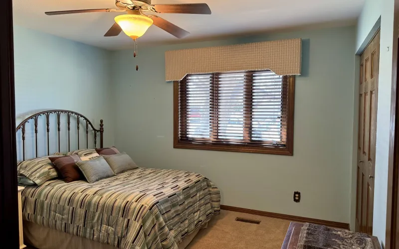 309 Sycamore Rd, Goodland, Kansas 67735, 5 Bedrooms Bedrooms, ,3 BathroomsBathrooms,Home,For Sale,Sycamore,1163