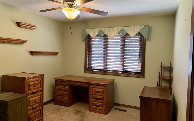309 Sycamore Rd, Goodland, Kansas 67735, 5 Bedrooms Bedrooms, ,3 BathroomsBathrooms,Home,For Sale,Sycamore,1163