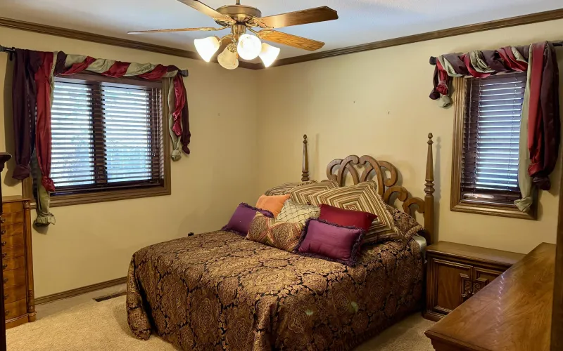 309 Sycamore Rd, Goodland, Kansas 67735, 5 Bedrooms Bedrooms, ,3 BathroomsBathrooms,Home,For Sale,Sycamore,1163