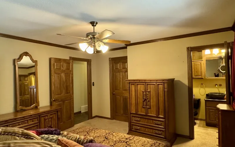 309 Sycamore Rd, Goodland, Kansas 67735, 5 Bedrooms Bedrooms, ,3 BathroomsBathrooms,Home,For Sale,Sycamore,1163