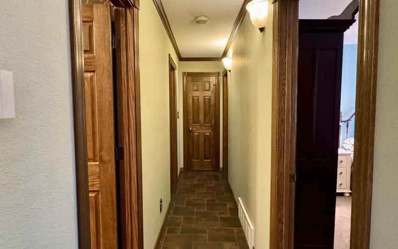 309 Sycamore Rd, Goodland, Kansas 67735, 5 Bedrooms Bedrooms, ,3 BathroomsBathrooms,Home,For Sale,Sycamore,1163