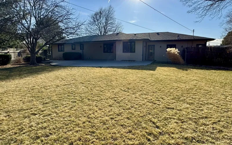 309 Sycamore Rd, Goodland, Kansas 67735, 5 Bedrooms Bedrooms, ,3 BathroomsBathrooms,Home,For Sale,Sycamore,1163