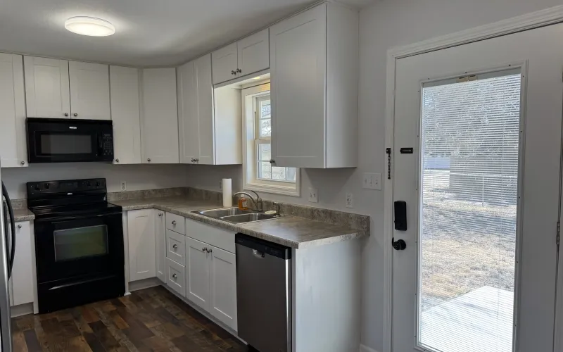 802 Eastridge, Goodland, Kansas 67735, 4 Bedrooms Bedrooms, ,2 BathroomsBathrooms,Home,For Sale,Eastridge,1164
