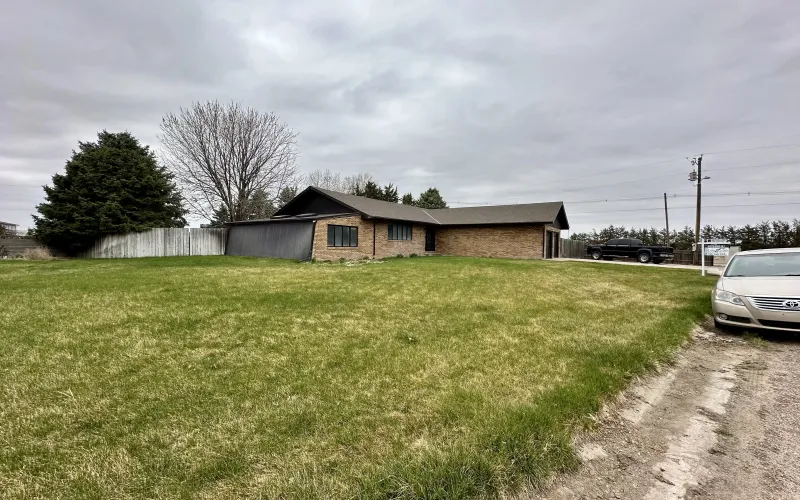 3152 Sunset Drive, Goodland, Kansas 67735, 6 Bedrooms Bedrooms, ,3 BathroomsBathrooms,Home,For Sale,Sunset,1167
