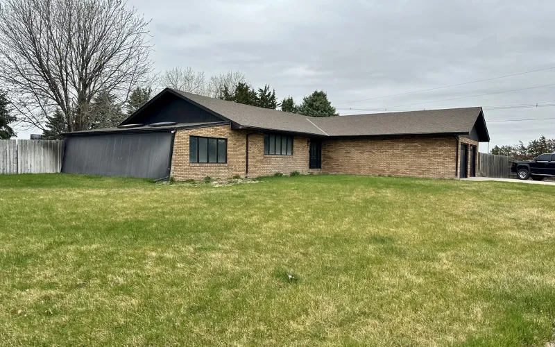 3152 Sunset Drive, Goodland, Kansas 67735, 6 Bedrooms Bedrooms, ,3 BathroomsBathrooms,Home,For Sale,Sunset,1167