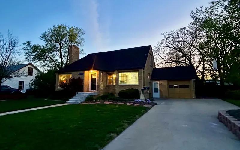 1510 Cherry Avenue, Goodland, Kansas 67735, 4 Bedrooms Bedrooms, ,2 BathroomsBathrooms,Home,For Sale,Cherry,1168