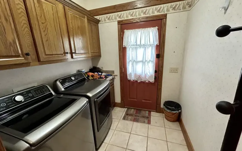 106 N. East, Caney, Kansas 67333, 4 Bedrooms Bedrooms, ,2 BathroomsBathrooms,Home,For Sale,N. East ,1169