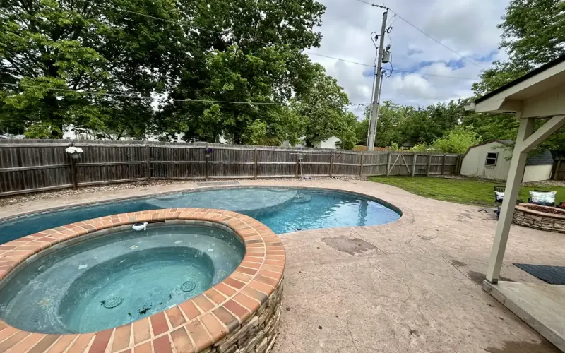 106 N. East, Caney, Kansas 67333, 4 Bedrooms Bedrooms, ,2 BathroomsBathrooms,Home,For Sale,N. East ,1169
