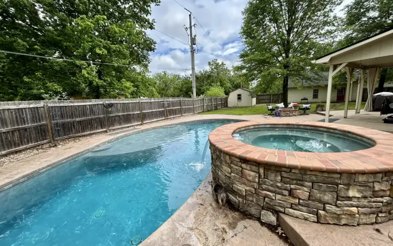 106 N. East, Caney, Kansas 67333, 4 Bedrooms Bedrooms, ,2 BathroomsBathrooms,Home,For Sale,N. East ,1169