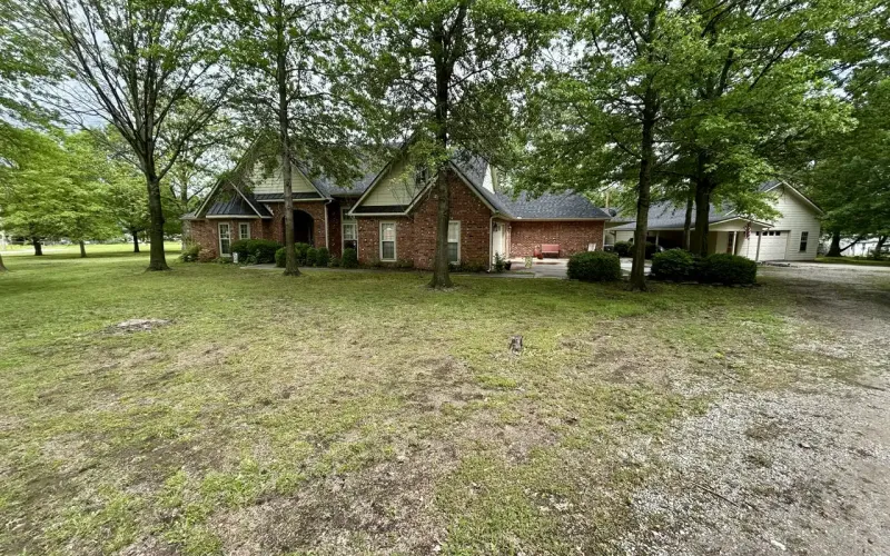 106 N. East, Caney, Kansas 67333, 4 Bedrooms Bedrooms, ,2 BathroomsBathrooms,Home,For Sale,N. East ,1169