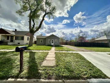 712 Sherman Ave, Goodland, Kansas, 2 Bedrooms Bedrooms, ,Home,For Sale,Sherman,1171