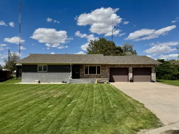 910 Centennial Drive, Goodland, Kansas 67735, 4 Bedrooms Bedrooms, ,2 BathroomsBathrooms,Home,For Sale,Centennial,1177