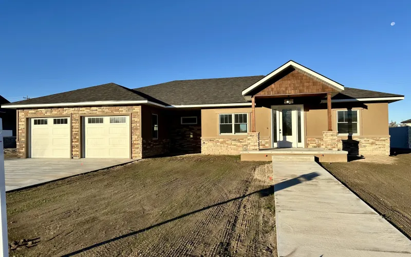 300 Harrison Avenue, Goodland, Kansas 67735, 5 Bedrooms Bedrooms, 0 ,4 BathroomsBathrooms,Home,For Sale,Harrison,0,1178