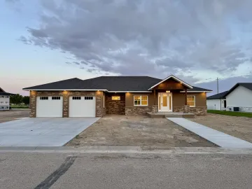 300 Harrison Avenue, Goodland, Kansas 67735, 5 Bedrooms Bedrooms, ,4 BathroomsBathrooms,Home,For Sale,Harrison,1178