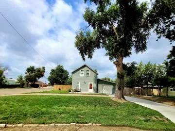 202 N. Main Avenue, Goodland, Kansas 67735, 5 Bedrooms Bedrooms, 0 ,1 BathroomBathrooms,Home,For Sale,N. Main,0,1180