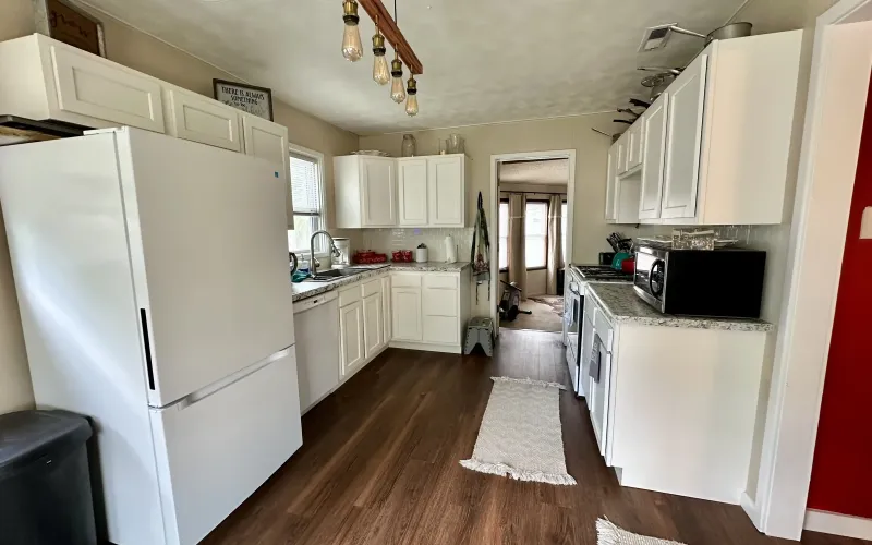 202 N. Main Avenue, Goodland, Kansas 67735, 5 Bedrooms Bedrooms, ,1 BathroomBathrooms,Home,For Sale,N. Main,1180