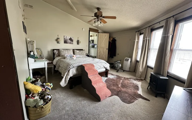 202 N. Main Avenue, Goodland, Kansas 67735, 5 Bedrooms Bedrooms, ,1 BathroomBathrooms,Home,For Sale,N. Main,1180