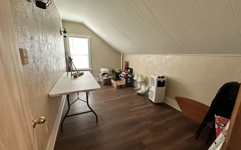 202 N. Main Avenue, Goodland, Kansas 67735, 5 Bedrooms Bedrooms, ,1 BathroomBathrooms,Home,For Sale,N. Main,1180