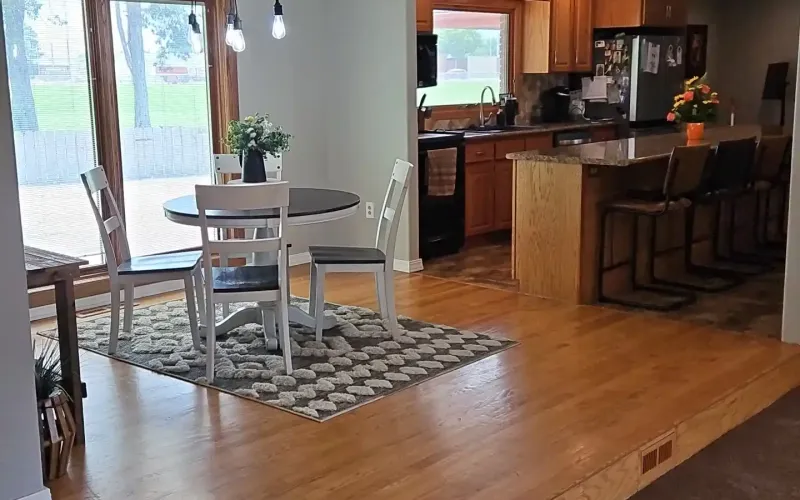 1009 E 11th Street, Goodland, Kansas 67735, 4 Bedrooms Bedrooms, ,4 BathroomsBathrooms,Home,For Sale,E 11th,1182