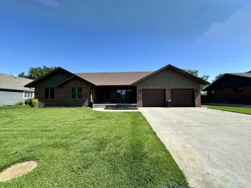 214 Spruce Rd, Goodland, Kansas 67735, 5 Bedrooms Bedrooms, ,3 BathroomsBathrooms,Home,For Sale,Spruce,1184