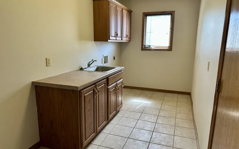 214 Spruce Rd, Goodland, Kansas 67735, 5 Bedrooms Bedrooms, ,3 BathroomsBathrooms,Home,For Sale,Spruce,1184