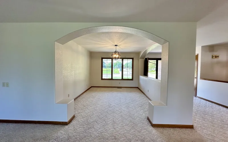 214 Spruce Rd, Goodland, Kansas 67735, 5 Bedrooms Bedrooms, ,3 BathroomsBathrooms,Home,For Sale,Spruce,1184